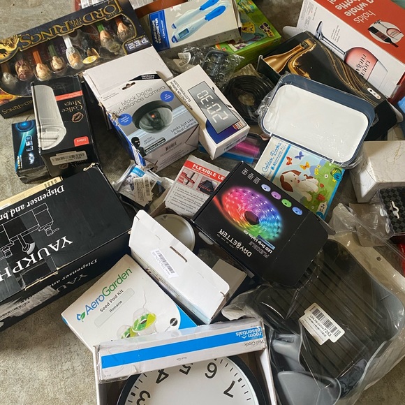 20 pieces Mystery Box New Over Stock Shelf Pull Reseller amazon gen merchandise - Picture 3 of 11